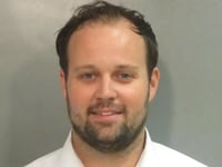 19 kids counting josh duggar presenta una mocion para retrasar la sentencia