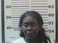 acusan a un nino de 9 anos de golpear a su hermano pequeno con una escoba
