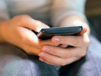 angst van ouders voor sexting en misbruik onder tieners
