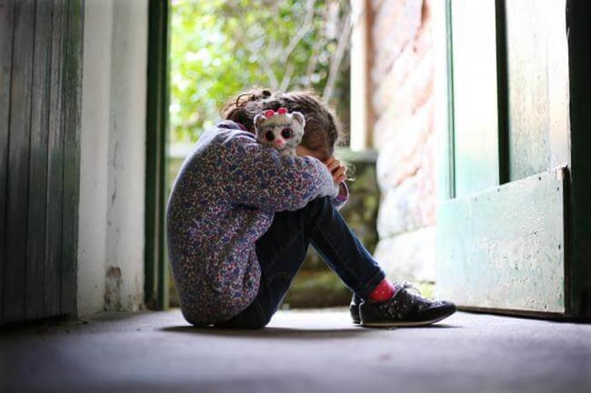 billingham perverts weerzinwekkende videos over kindermishandeling een slachtoffer vijf maanden oud