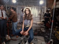 brooke shields se sincera sobre su sexualizacion de nina y la agresion traumatica en pretty baby