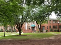 carolina del norte podria buscar en otros estados posibles reformas de bienestar infantil