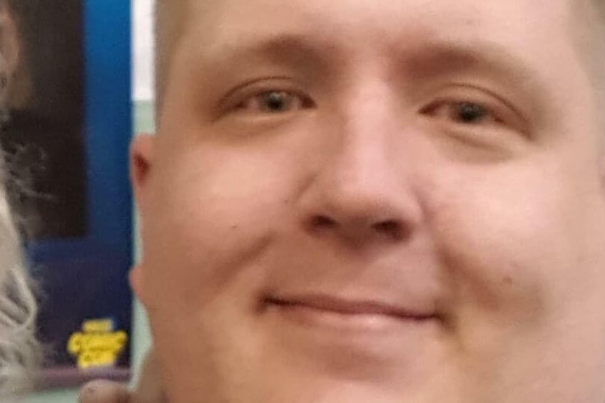computerdeskundige betrapt met duizenden beelden van kindermisbruik tijdens bezoek aan ayrshire