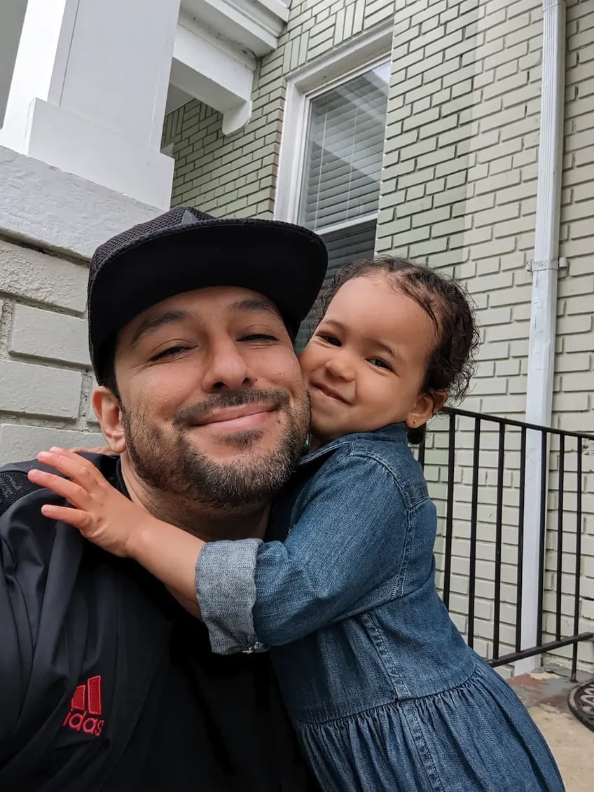 d c vrouw beschuldigd van kindermishandeling na dood gevonden kind in virginia