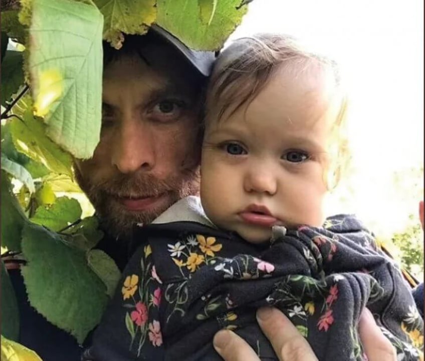 daniel auster novelist paul austers son arrested for 10 month old daughters death from drug overdose