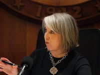de gouverneur van new mexico verandert het hoofd van de kinderbescherming