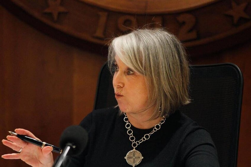 de gouverneur van new mexico verandert het hoofd van de kinderbescherming