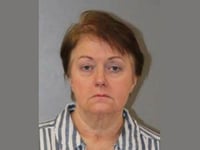 directeur van kinderdagverblijf in alabama beschuldigd van het niet melden van kindermishandeling