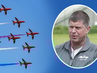el ex piloto de red arrows con mbe admite poseer decenas de imagenes de abusos a menores