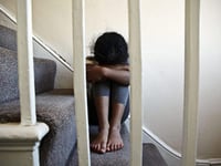el joven de warwickshire fue explotado sexualmente durante dos anos mientras vivia en un centro de acogida inapropiado