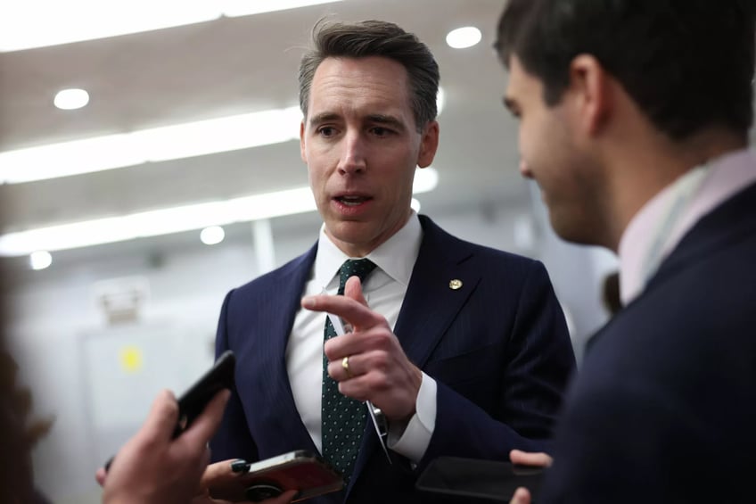 el senador josh hawley califica el tiroteo de nashville de crimen de odio contra los cristianos y pide una investigacion del fbi