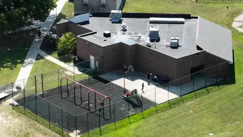 ex kinderziekenhuisarts beschuldigd van seksuele misdrijven