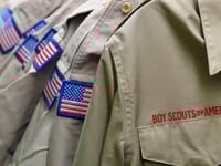 ex lider de los boy scouts del condado de macomb acusado de abusar sexualmente de 2 ninos