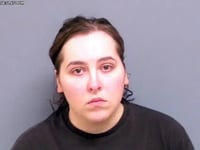 ex trabajadora de la guarderia de stillwater acusada de delitos sexuales contra menores