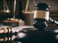 fiscales revisan caso de abuso infantil despues de la muerte de un nino de 5 meses del area de la ciudad de kansas