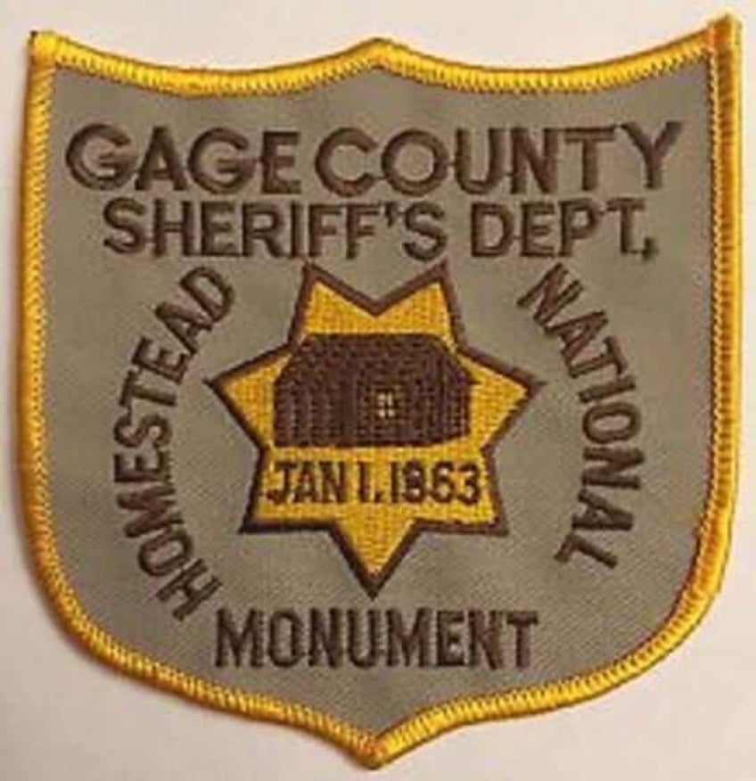 gage county deputies onderzoeken kinderwelzijn arresteren drie volwassenen