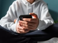 het congres dient opnieuw een wetsvoorstel in om kinderen te beschermen tegen seksueel misbruik op het internet dit is wat u moet weten