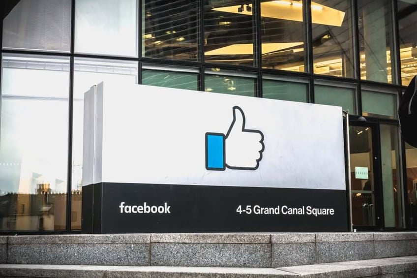 het publiek verdient bescherming tegen de hebzucht van sociale mediagiganten