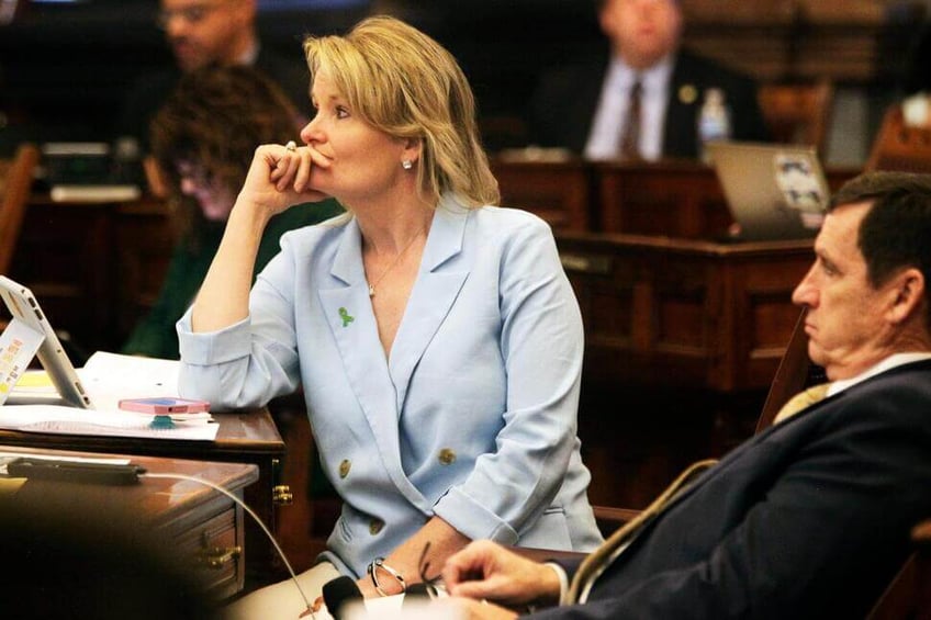 kansas helpt overlevenden met rechtszaken over seksueel kindermisbruik
