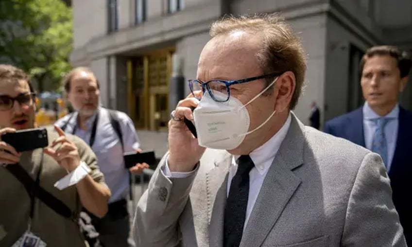 kevin spacey moet rechtszaak over seksueel misbruik in new york voeren rechter zegt
