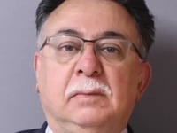kinderarts in hudson en catskill inwoner van red hook gearresteerd voor seksueel misbruik en andere aanklachten