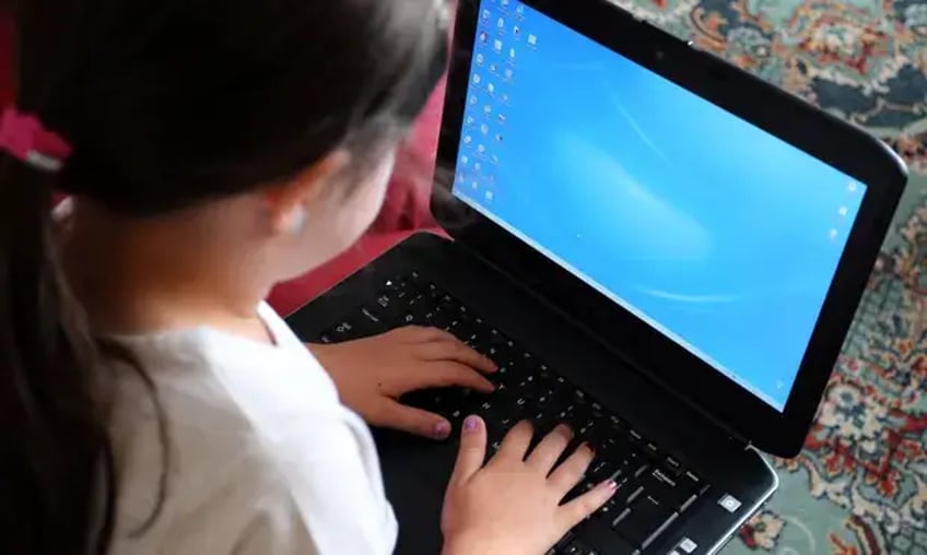 kinderen tussen drie en zes jaar slachtoffer van zelfveroorzaakt seksueel misbruik van kinderen