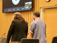 kindermisbruiker die meisjes naar huis in oregon lokte krijgt 22 jaar in zaak van seksueel misbruik