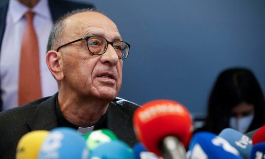 la iglesia catolica espanola ordena una investigacion sobre los casos de abusos a menores