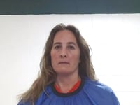 la profesora de hopper es una de las tres detenidas por abuso de menores
