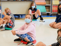 laat ze ademen groep zegt dat het maskeren van kinderen meer kwaad dan goed doet