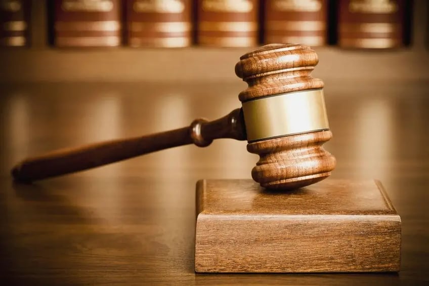 las vegas mother charged with child abuse due to unsanitary home