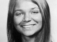Photograph of Lynne Schulze