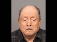 man beschuldigd van seksueel misbruik van kinderen in kinderdagverblijf slo gearresteerd bij overschrijding van mexicaanse grens