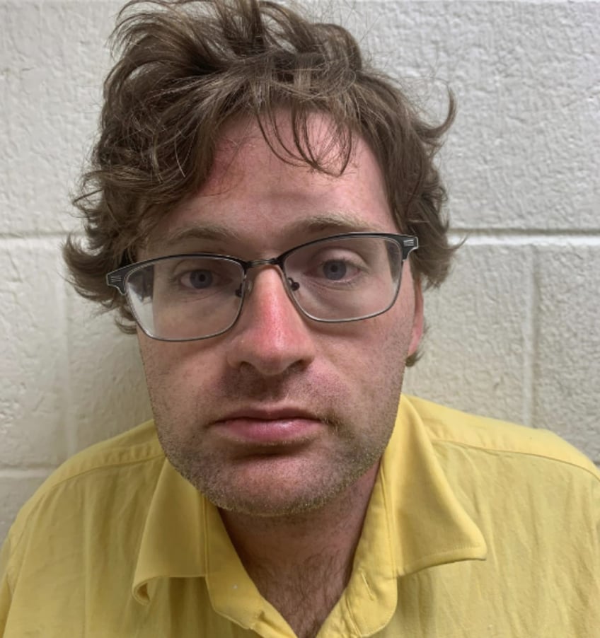 man charged with groomer vandalism arrested in child porn case