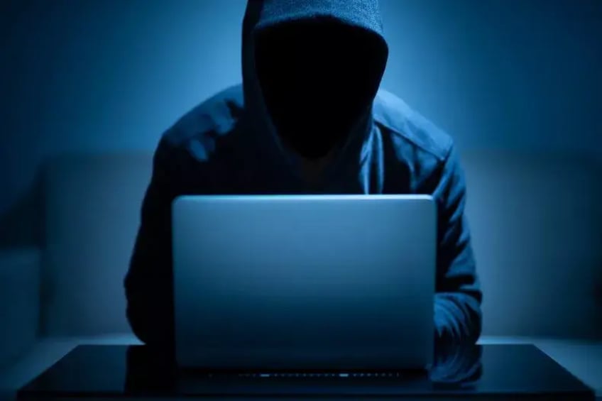 man uit indiana veroordeeld voor gebruik facebook om mensen te chanteren met kinderporno