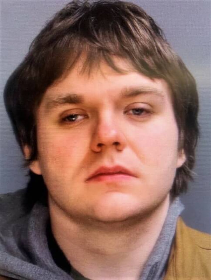 man uit wilkes barre aangeklaagd voor bezit van materiaal over seksueel misbruik van kinderen