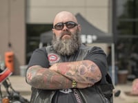 motociclistas listos para ayudar a los ninos squamish abusados a sentirse seguros