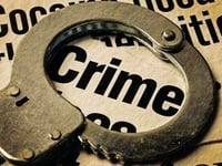 mujer acusada de abuso infantil en segundo grado
