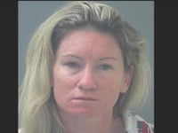 mujer de florida detenida en accion de gracias y viernes negro en dos casos distintos de abuso de menores