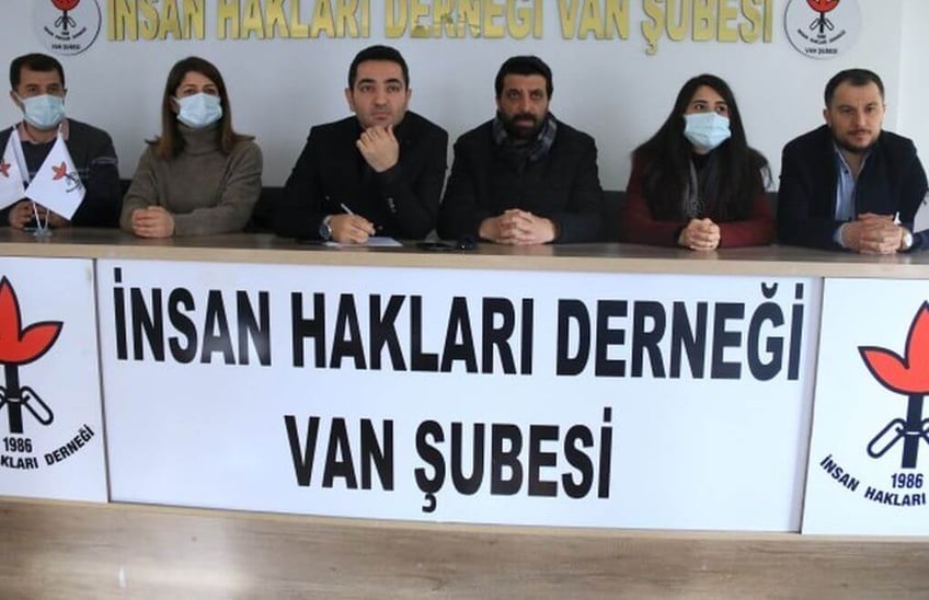 periodista amenazado tras denunciar presuntos abusos a menores por parte de guardias de seguridad en van