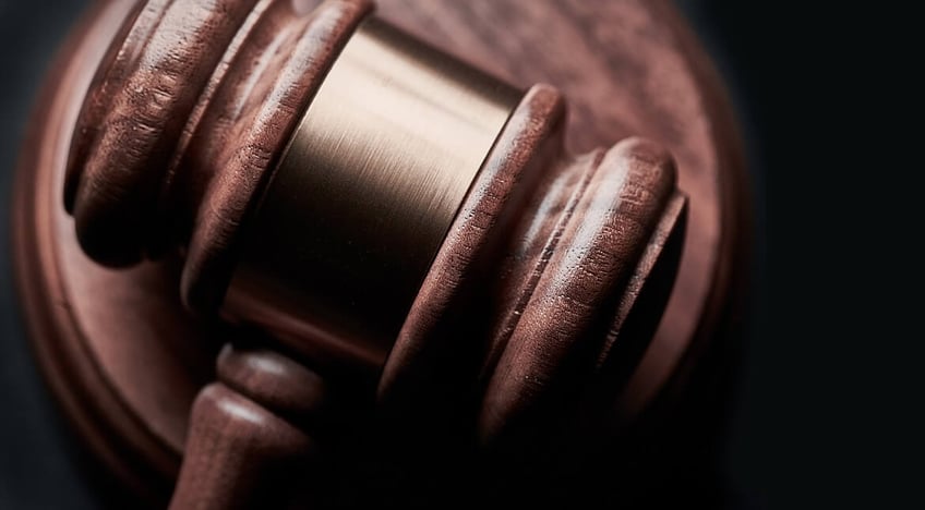 profesor de la prlhs se enfrenta a cargos de conducta lasciva y abuso sexual