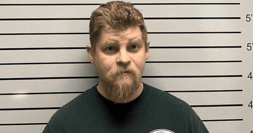 quien es thomas charles kincheloe hombre acusado de agredir sexualmente a ninos de hasta 3 anos en el negocio de guarderia de su esposa