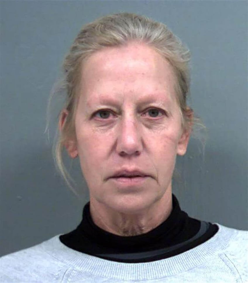 rijke connecticut socialite moet zich laten registreren als zedendelinquent na voyeurisme