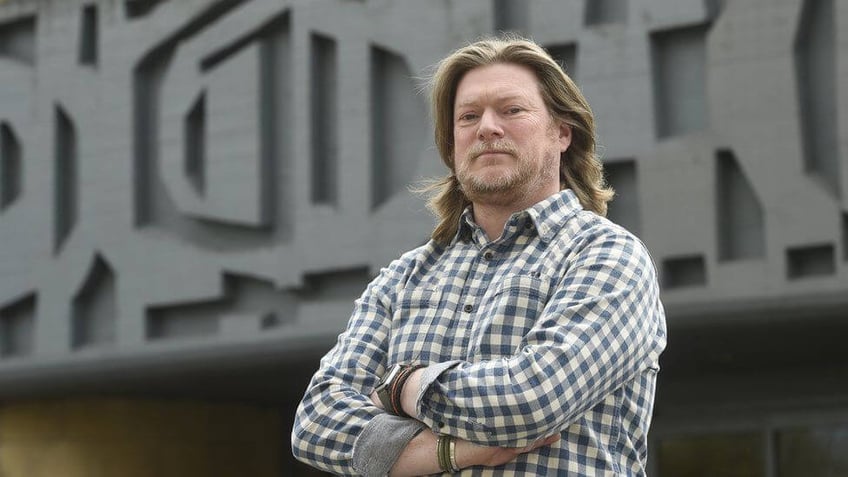should encryption be curbed to combat child abuse