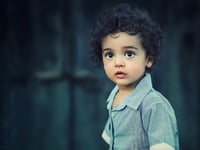 staatsuitgaven voor armoede verminderen kindermishandeling pleegzorgplaatsingen sterfgevallen