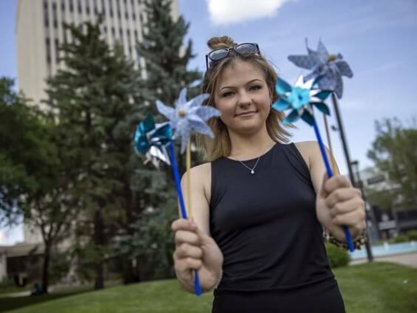 studente uit regina wint nationale prijs voor haar werk ter bewustmaking van kindermisbruik