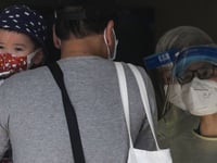 tot 2 000 kinderen jonger dan 10 jaar zijn de afgelopen 6 weken in ziekenhuizen in hongkong van hun ouders gescheiden na besmetting met covid 19