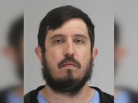 un pastor de jovenes de texas es acusado de acoso sexual a menores se presentan mas victimas
