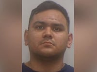 un profesor de texas se enfrenta a una acusacion de abuso sexual de un alumno de 7 anos la policia