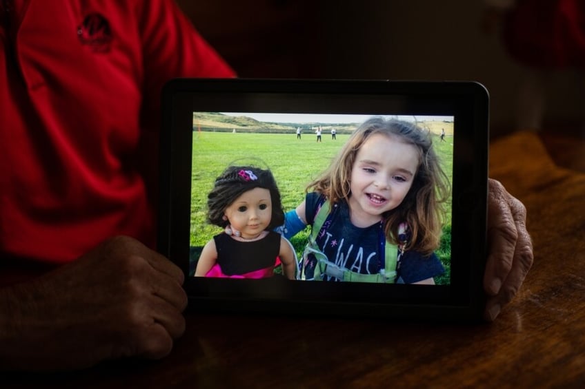 una madre de colorado que presento a su hija de 7 anos como enferma terminal se declara culpable de causar su muerte